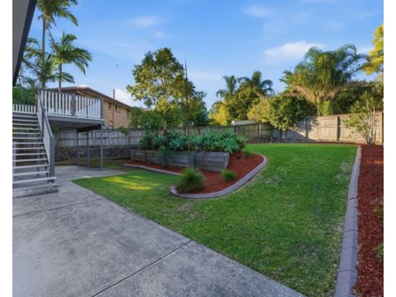 16 Montreal Street, Wishart QLD 4122