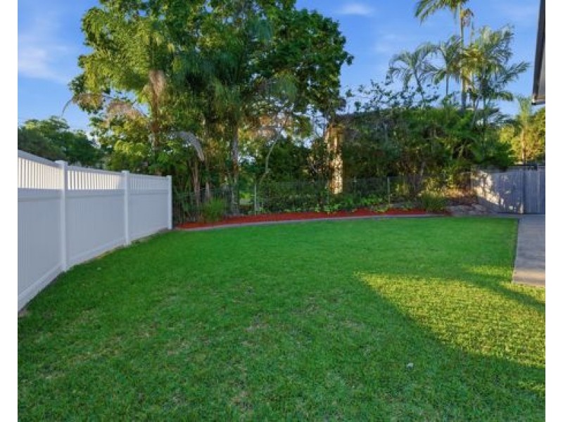 16 Montreal Street, Wishart QLD 4122