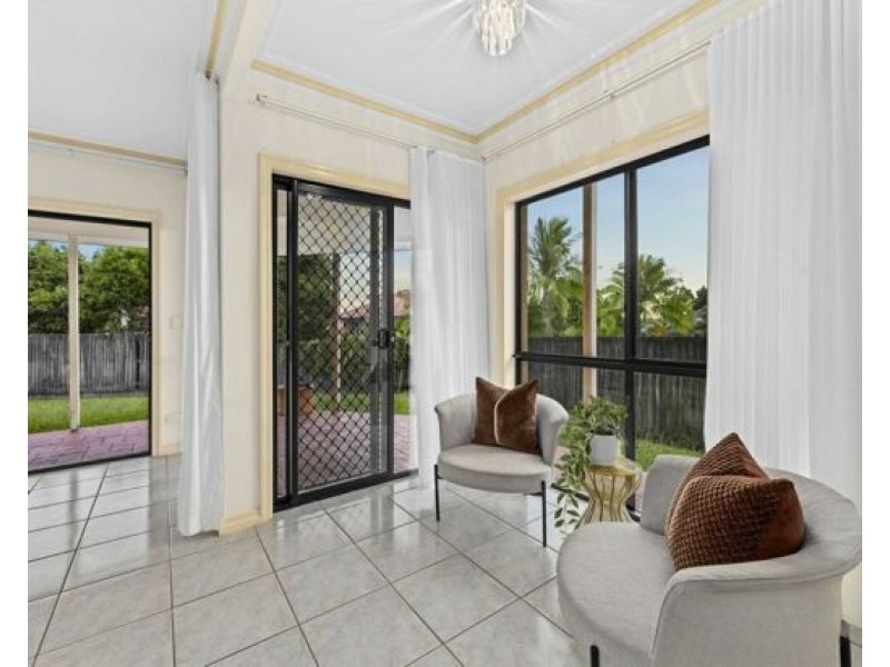 7 Tulipwood Place, Stretton QLD 4116