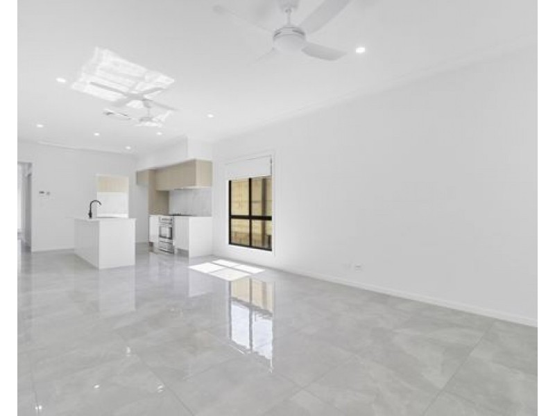 7 Robb Street, Victoria Point QLD 4165