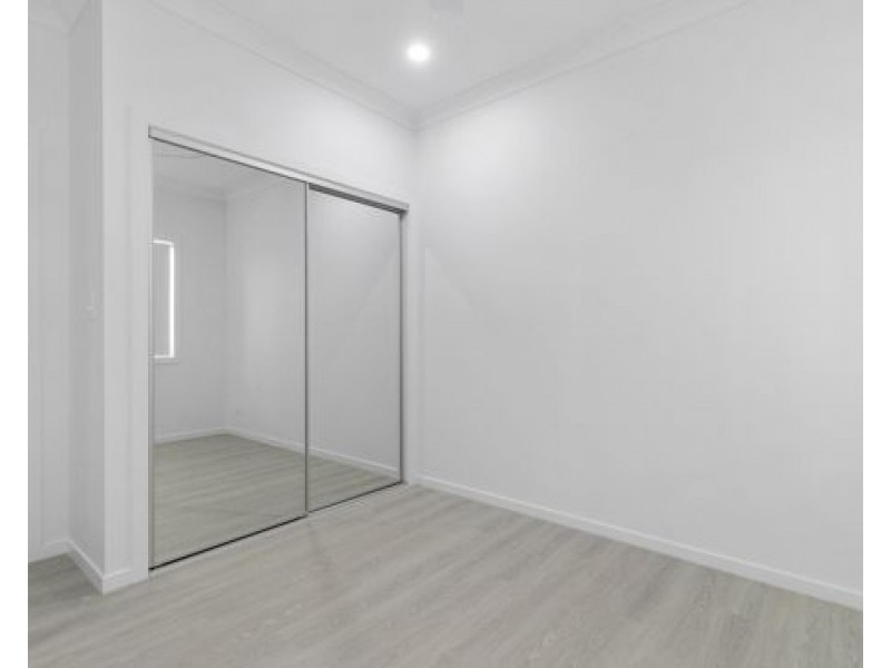 7 Robb Street, Victoria Point QLD 4165