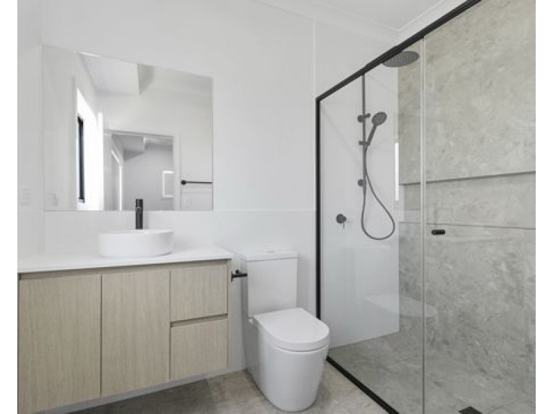 7 Robb Street, Victoria Point QLD 4165