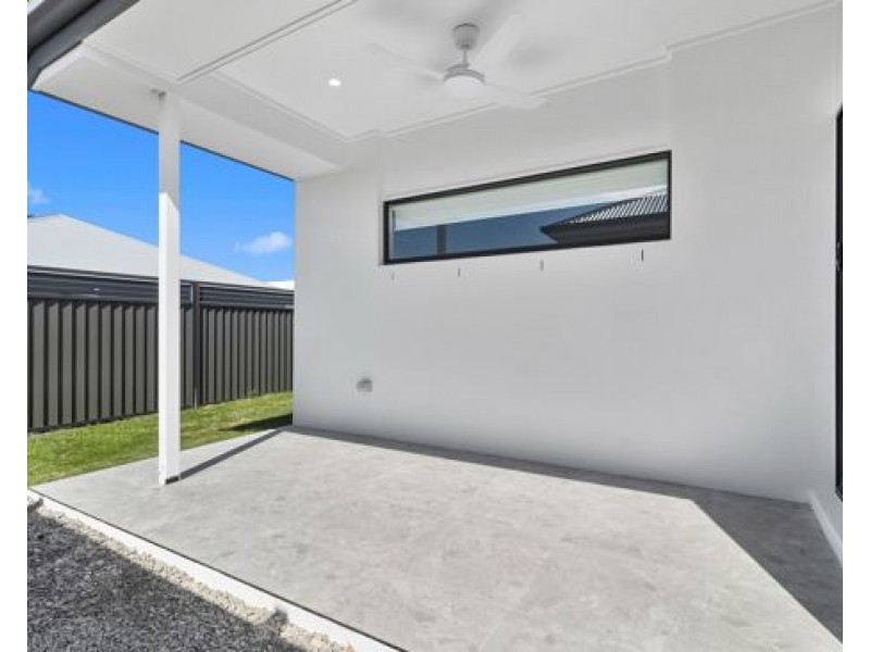 7 Robb Street, Victoria Point QLD 4165