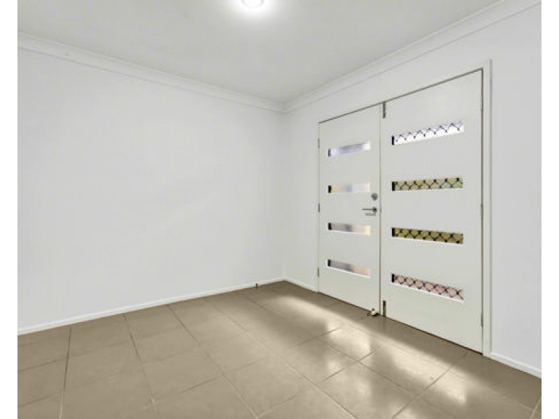 60 Mapelton Circuit, Parkinson QLD 4115
