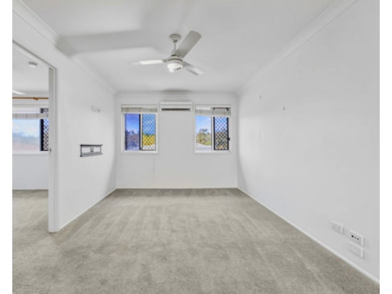 60 Mapelton Circuit, Parkinson QLD 4115