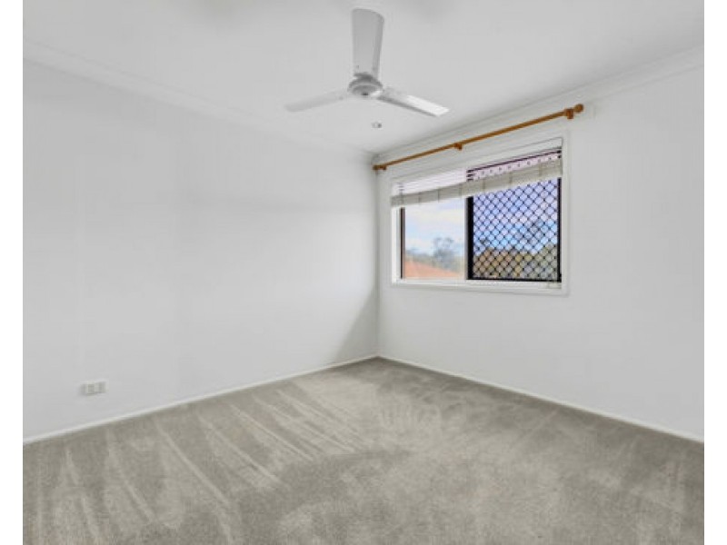 60 Mapelton Circuit, Parkinson QLD 4115