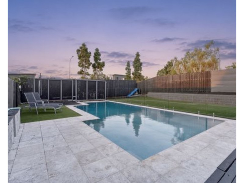 19 Skyview Avenue, Rochedale QLD 4123