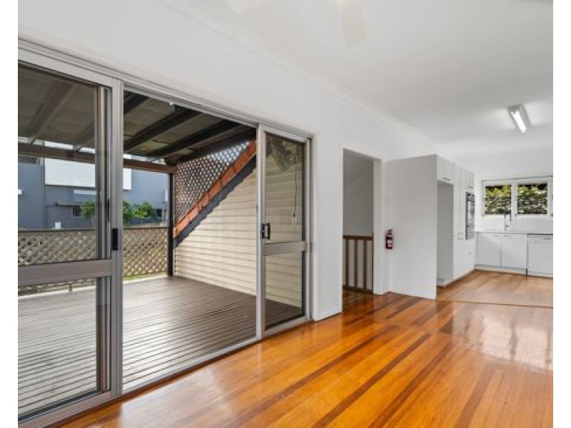 4 Suvla Street, Balmoral QLD 4171