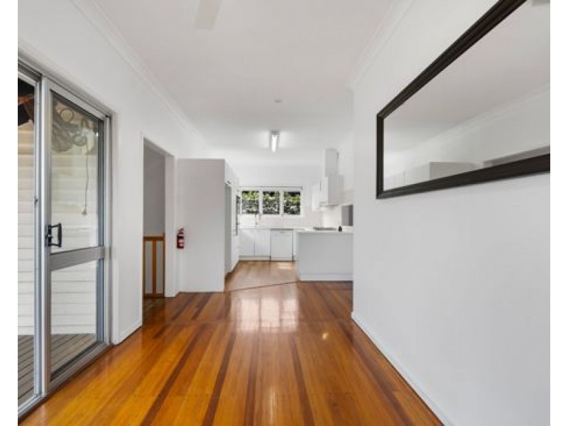 4 Suvla Street, Balmoral QLD 4171