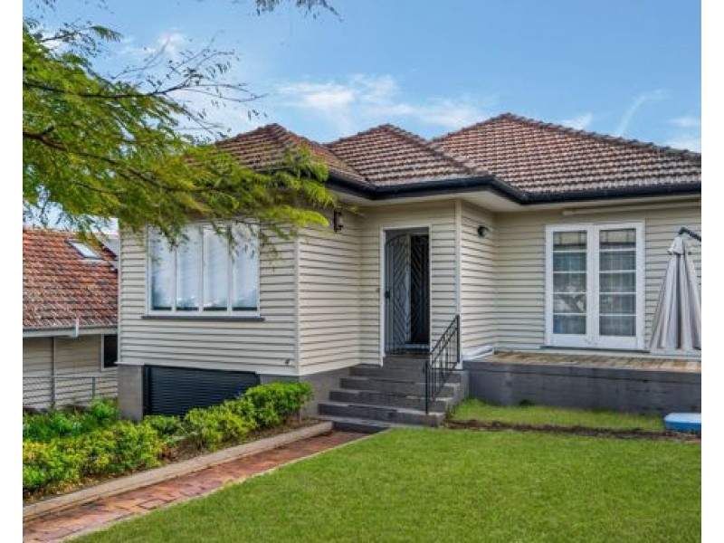 4 Suvla Street, Balmoral QLD 4171