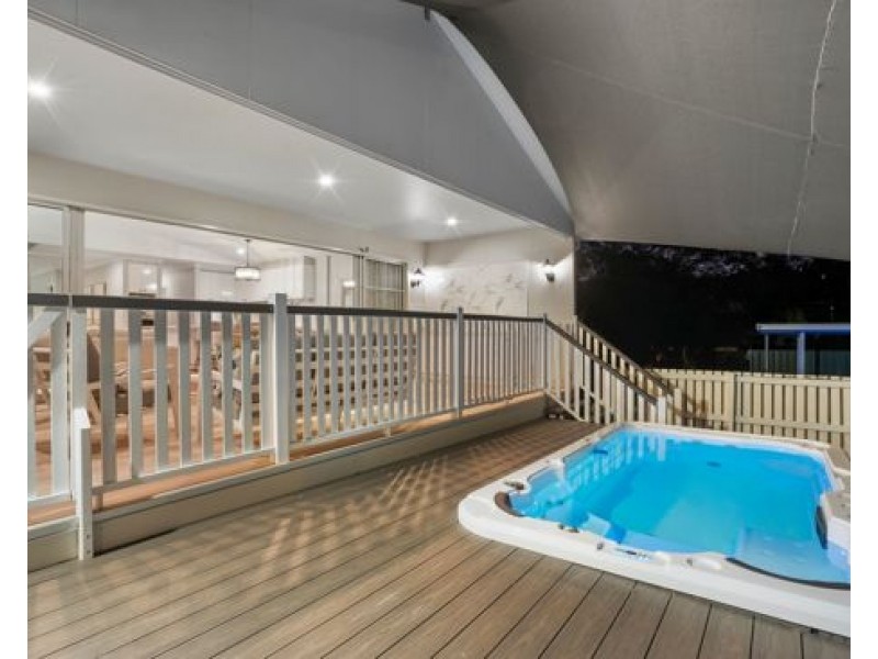 74 Harold Street, Holland Park QLD 4121