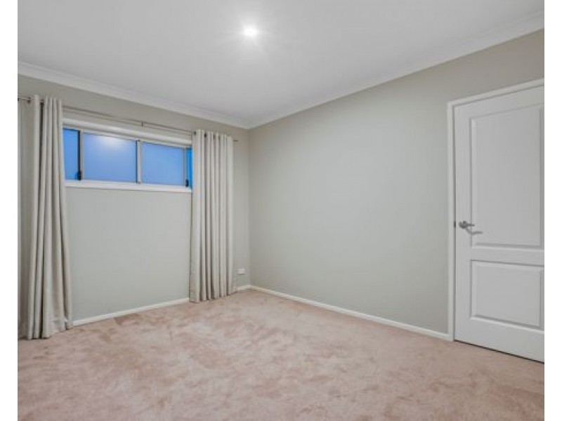 74 Harold Street, Holland Park QLD 4121