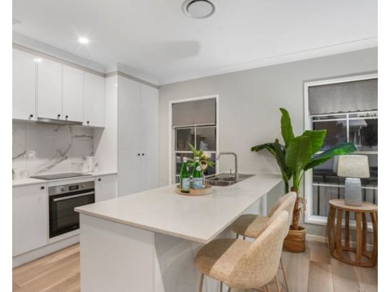 74 Harold Street, Holland Park QLD 4121