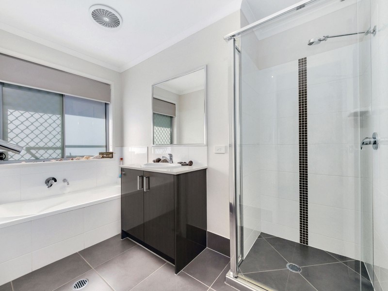 50 Lennon Boulevard, Narangba QLD 4504