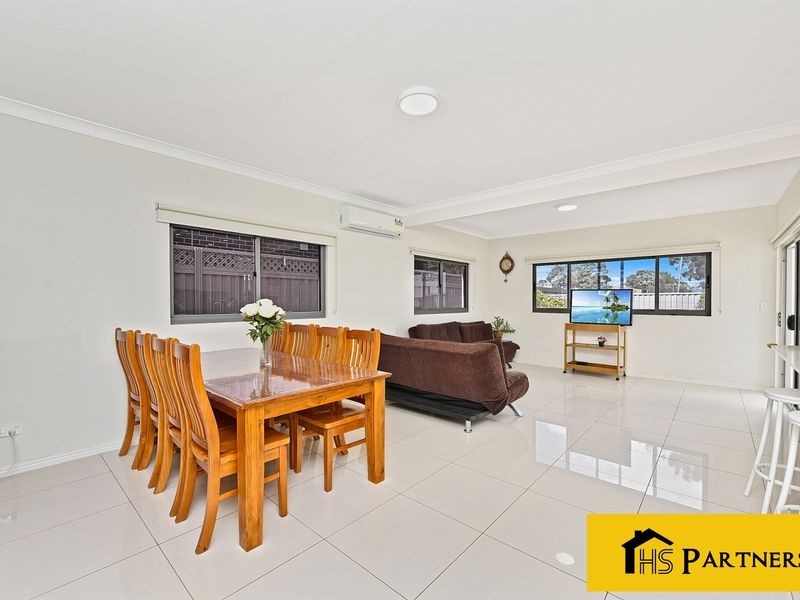 33 Bowaga Circuit, Villawood NSW 2163