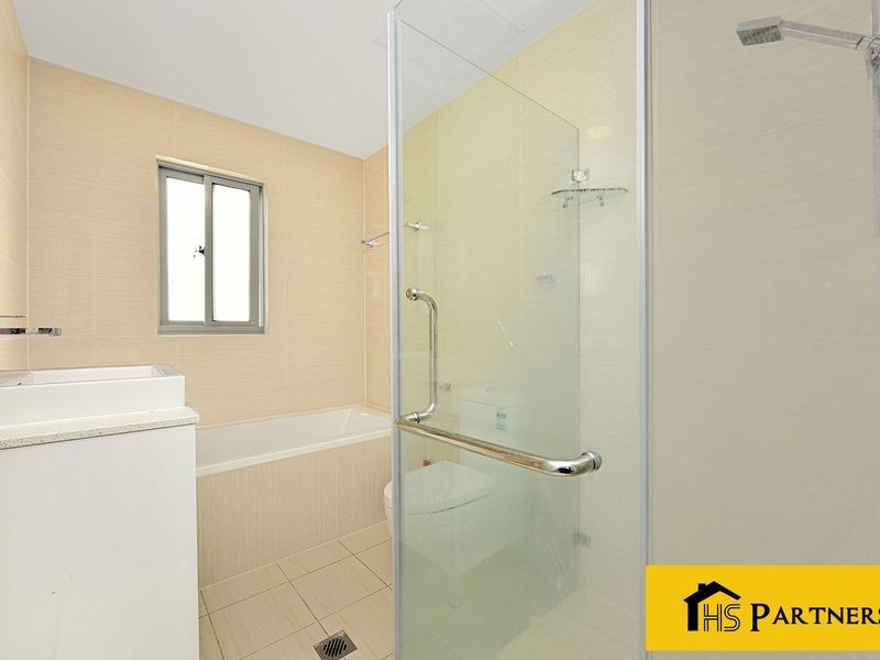 33 Bowaga Circuit, Villawood NSW 2163