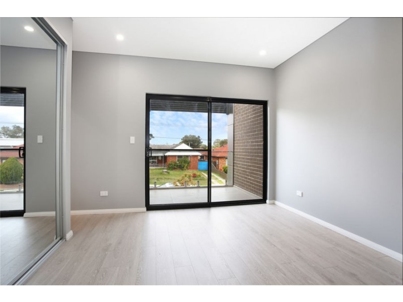 8 Moller Avenue, Birrong NSW 2143