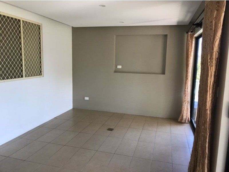 25 Cutcliffe Avenue, Regents Park NSW 2143