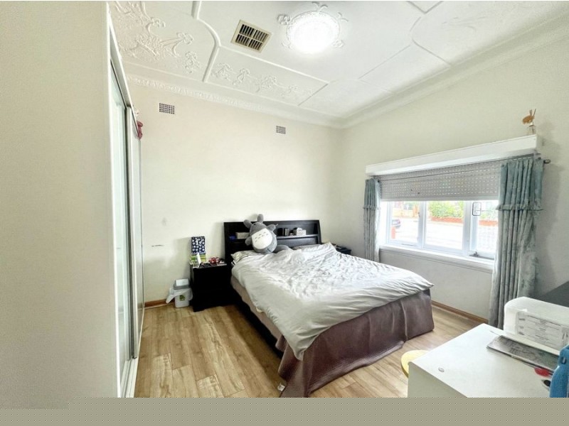 18 Bolton Street, Guildford NSW 2161