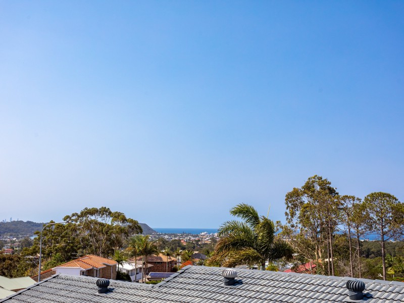 62 Doubleview Drive, Elanora QLD 4221