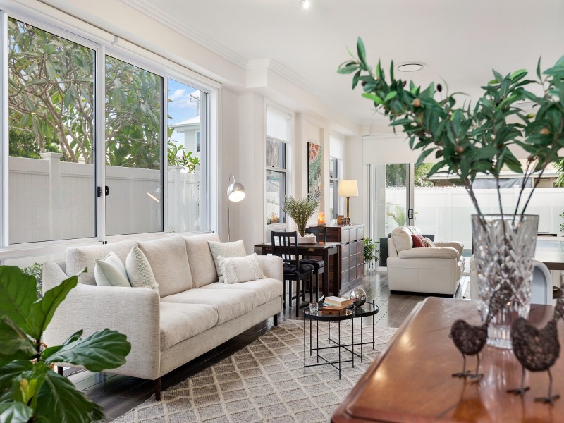 2/18 Bali Avenue, Palm Beach QLD 4221