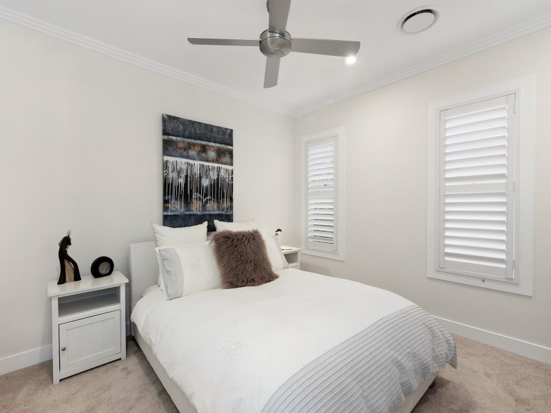 2/18 Bali Avenue, Palm Beach QLD 4221