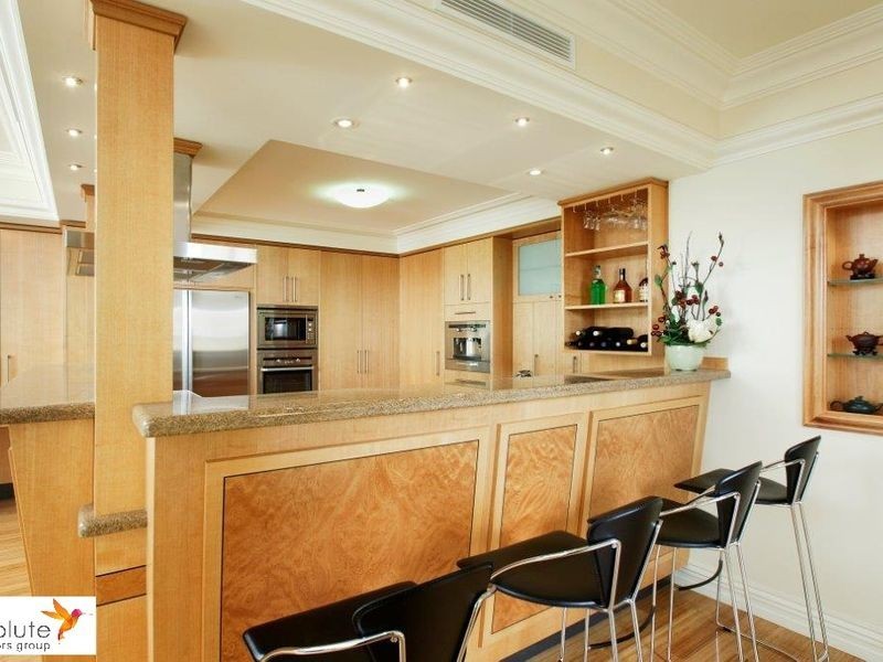 10 Lowan Loop, Karawara WA 6152