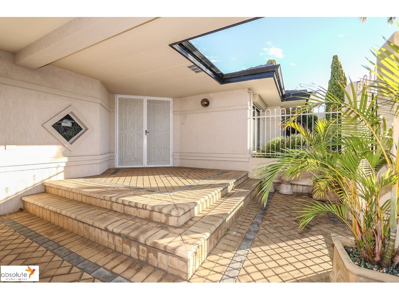 24 Allen-Williams Parade, Winthrop WA 6150