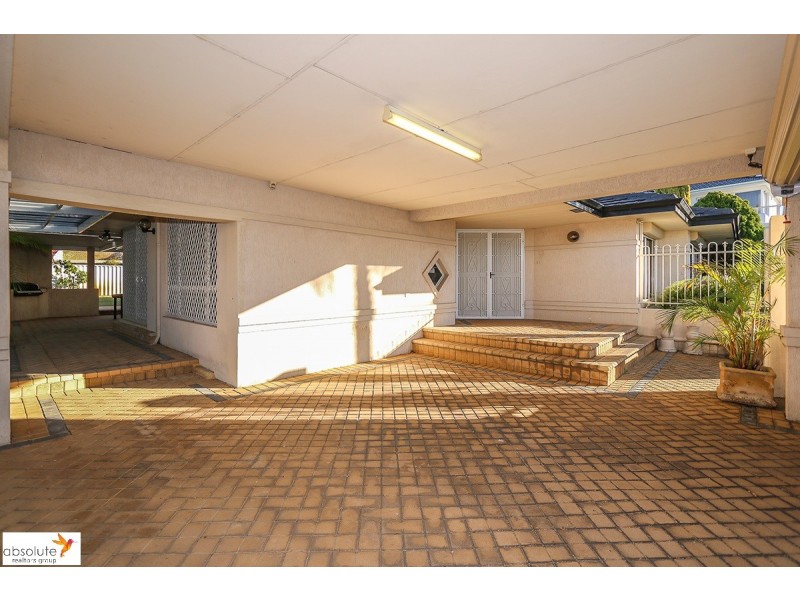 24 Allen-Williams Parade, Winthrop WA 6150