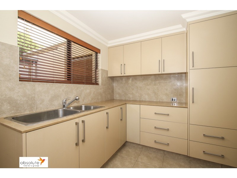 10 Lowan Loop, Karawara WA 6152