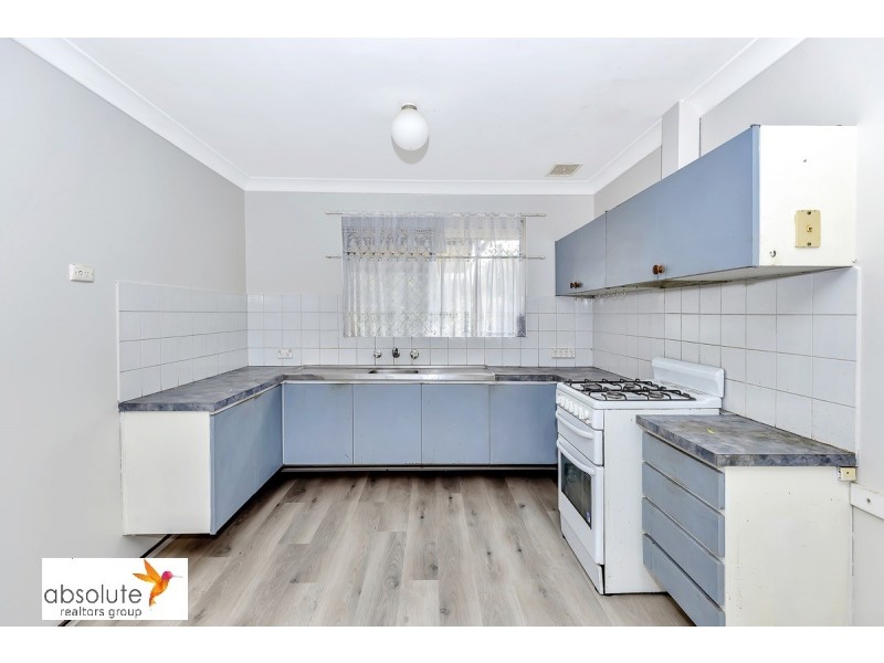 8 Forest Court, Armadale WA 6112