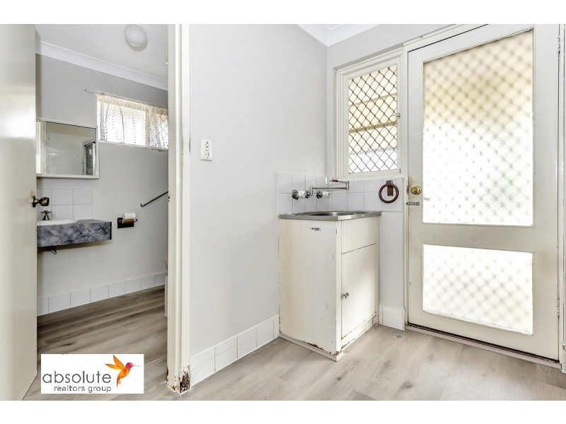 8 Forest Court, Armadale WA 6112