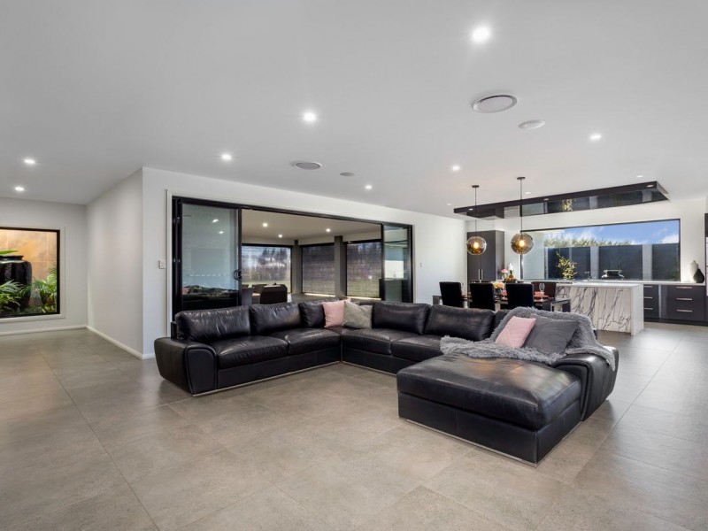 No. 3 Little Close, Goulburn NSW 2580