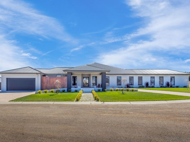 No. 3 Little Close, Goulburn NSW 2580