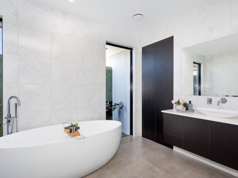 No. 3 Little Close, Goulburn NSW 2580