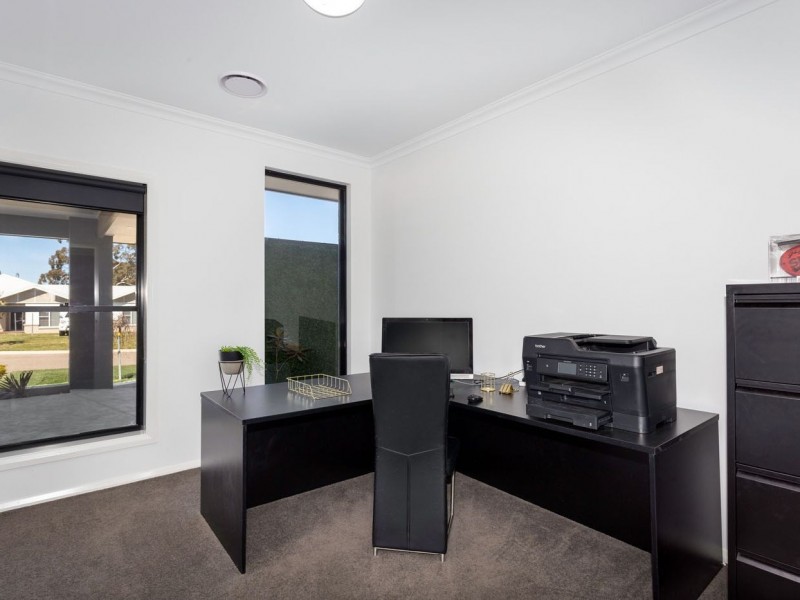 No. 3 Little Close, Goulburn NSW 2580