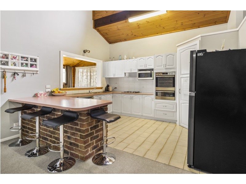 8 Kings Way, Goulburn NSW 2580