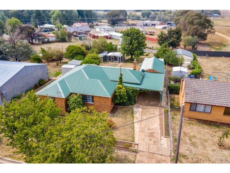 27 Brooklands Street, Crookwell NSW 2583