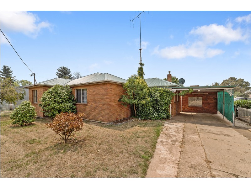 27 Brooklands Street, Crookwell NSW 2583