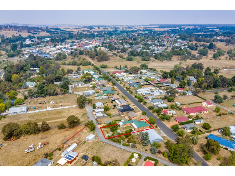 27 Brooklands Street, Crookwell NSW 2583