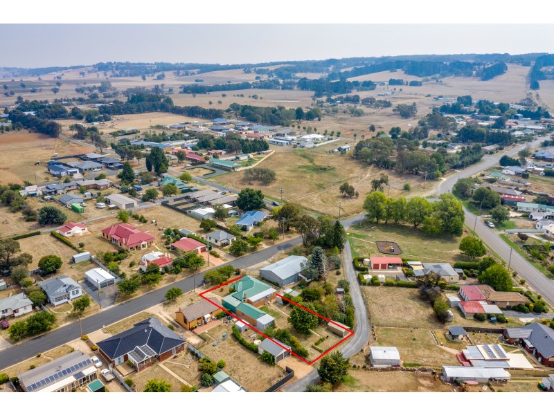 27 Brooklands Street, Crookwell NSW 2583