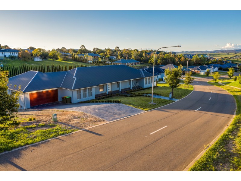 17 Sanctuary Dr, Goulburn NSW 2580
