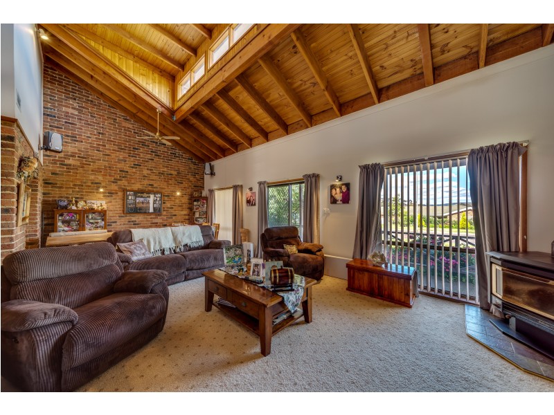 11 Chantilly Ct, Goulburn NSW 2580