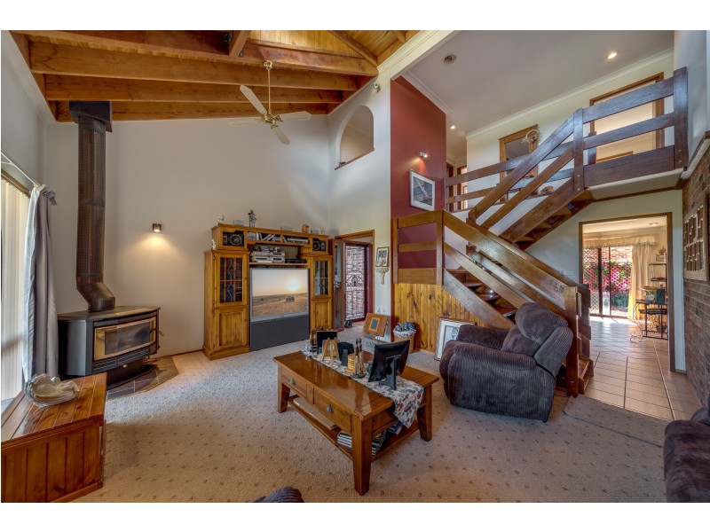 11 Chantilly Ct, Goulburn NSW 2580