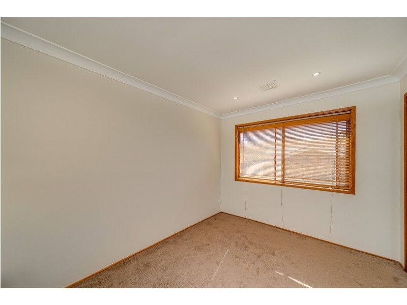 11 Chantilly Ct, Goulburn NSW 2580