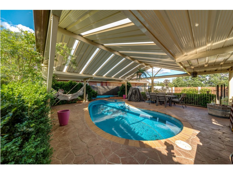 11 Chantilly Ct, Goulburn NSW 2580