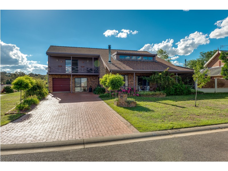 11 Chantilly Ct, Goulburn NSW 2580