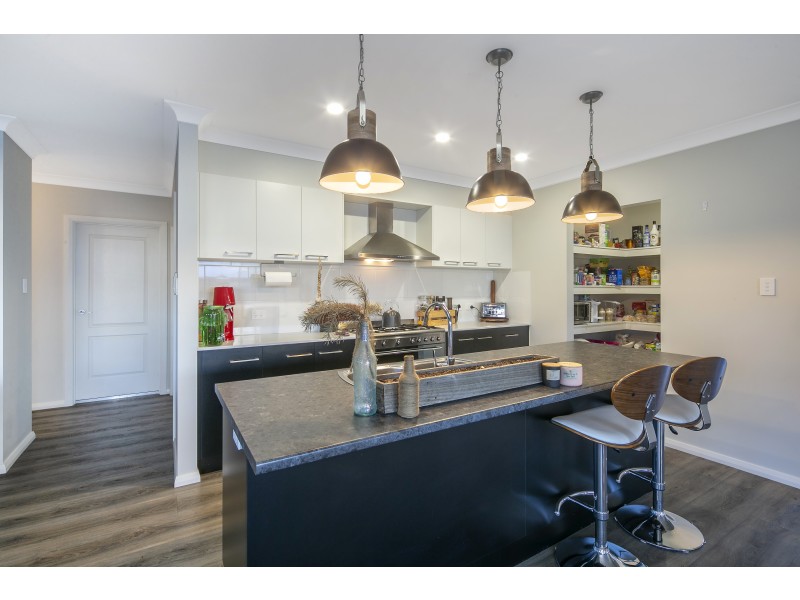 6 Wollondilly Ave, Goulburn NSW 2580