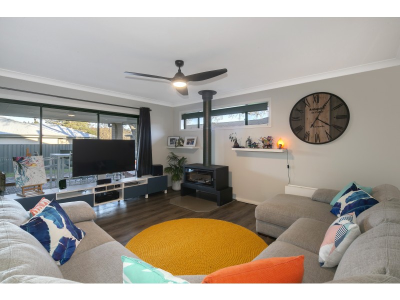 6 Wollondilly Ave, Goulburn NSW 2580