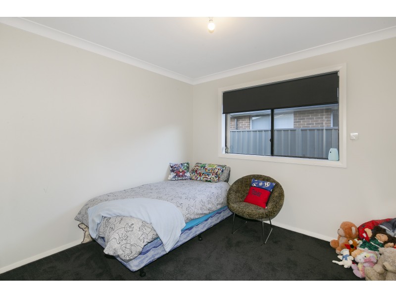 6 Wollondilly Ave, Goulburn NSW 2580